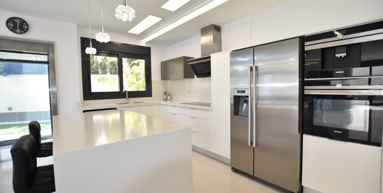 Resale - Villa -
San Miguel de Salinas - La Cañada - Los Alcores