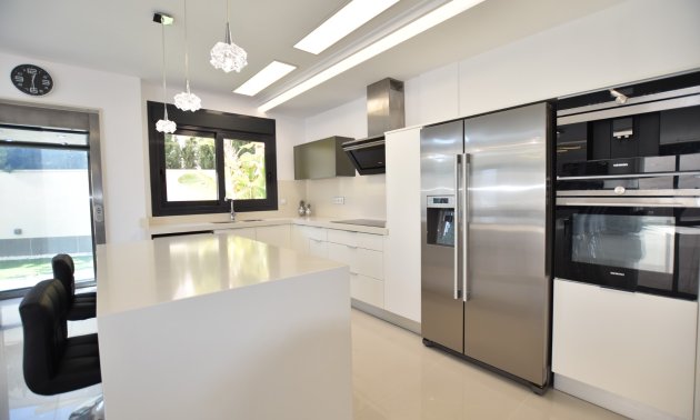 Resale - Villa -
San Miguel de Salinas - La Cañada - Los Alcores