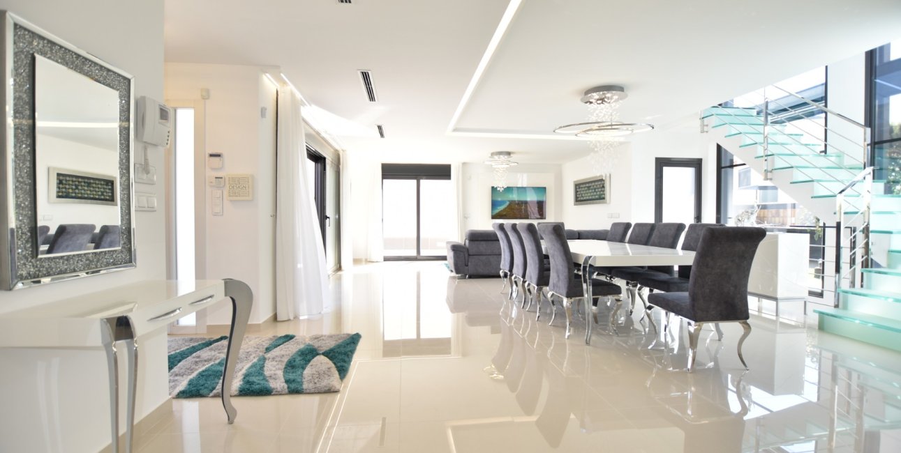 Resale - Villa -
San Miguel de Salinas - La Cañada - Los Alcores