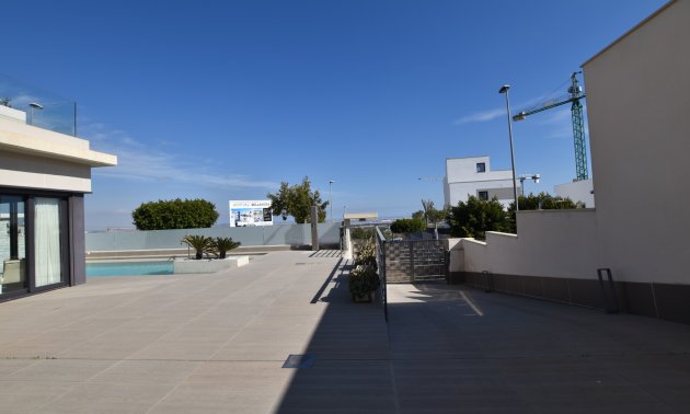 Resale - Villa -
San Miguel de Salinas - La Cañada - Los Alcores