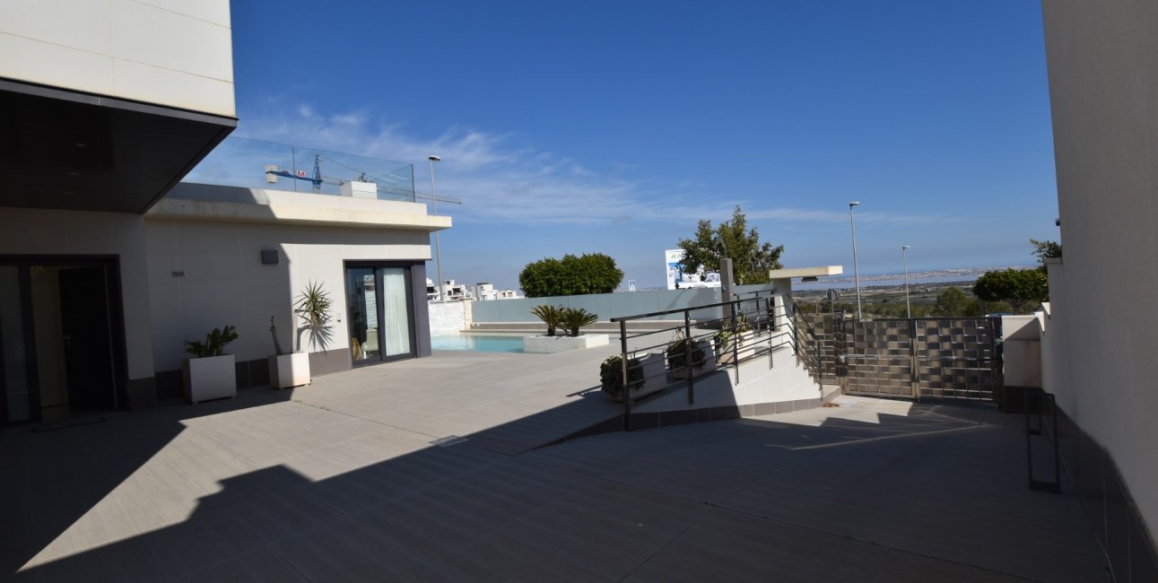 Resale - Villa -
San Miguel de Salinas - La Cañada - Los Alcores