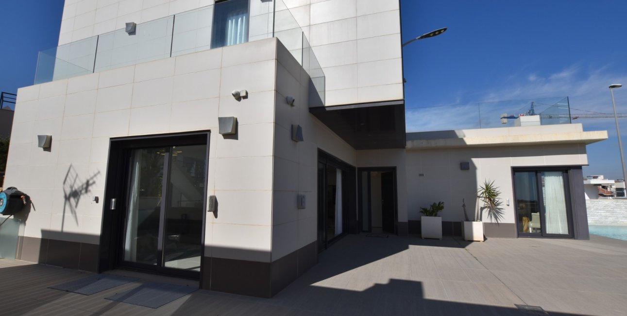 Resale - Villa -
San Miguel de Salinas - La Cañada - Los Alcores
