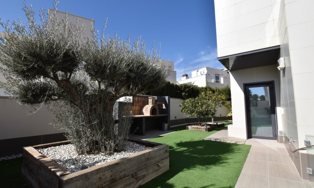 Resale - Villa -
San Miguel de Salinas - La Cañada - Los Alcores