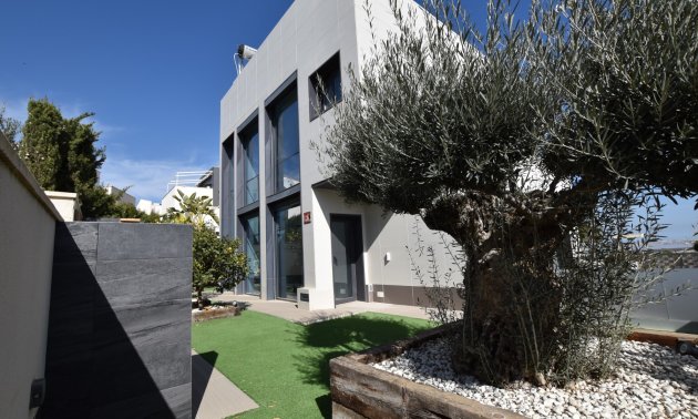 Resale - Villa -
San Miguel de Salinas - La Cañada - Los Alcores