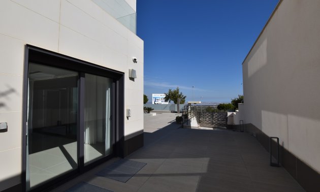 Resale - Villa -
San Miguel de Salinas - La Cañada - Los Alcores