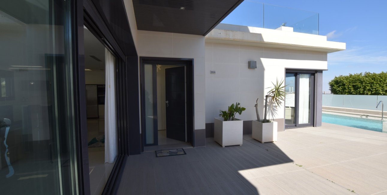 Resale - Villa -
San Miguel de Salinas - La Cañada - Los Alcores