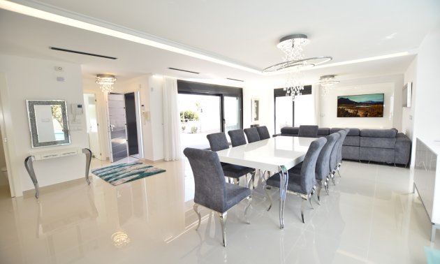 Resale - Villa -
San Miguel de Salinas - La Cañada - Los Alcores