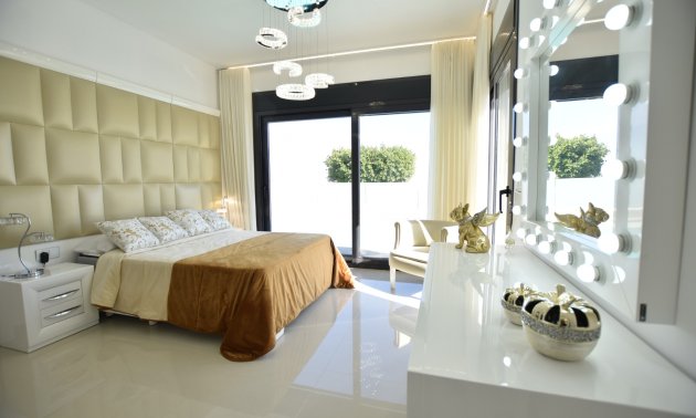 Resale - Villa -
San Miguel de Salinas - La Cañada - Los Alcores