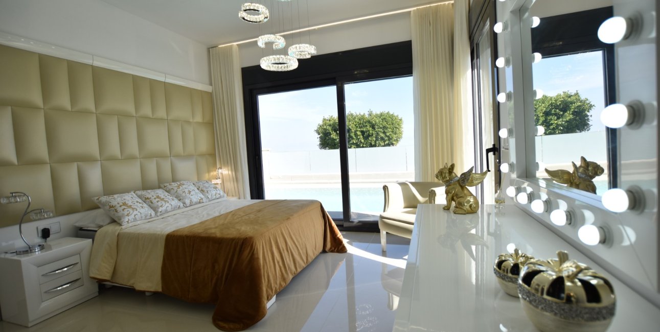 Resale - Villa -
San Miguel de Salinas - La Cañada - Los Alcores