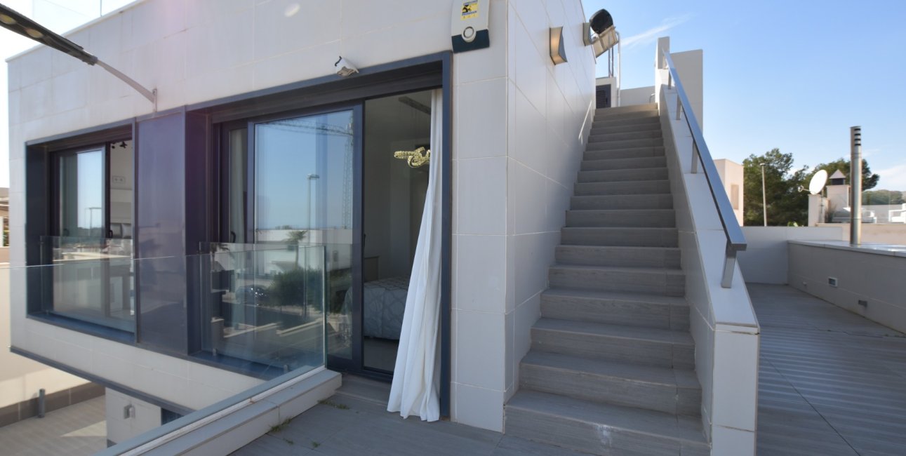Resale - Villa -
San Miguel de Salinas - La Cañada - Los Alcores