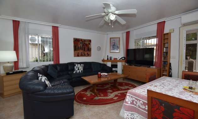 Resale - Villa -
Algorfa - Montemar