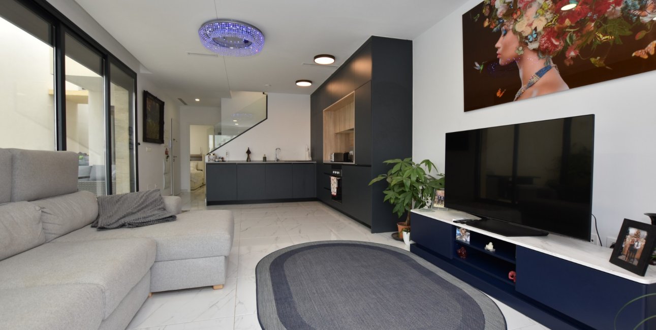 Resale - Villa -
Los Montesinos - La Herrada