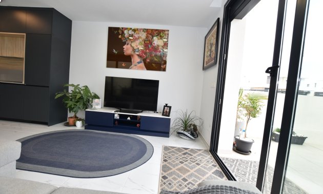 Resale - Villa -
Los Montesinos - La Herrada