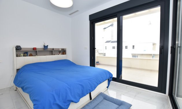 Resale - Villa -
Los Montesinos - La Herrada