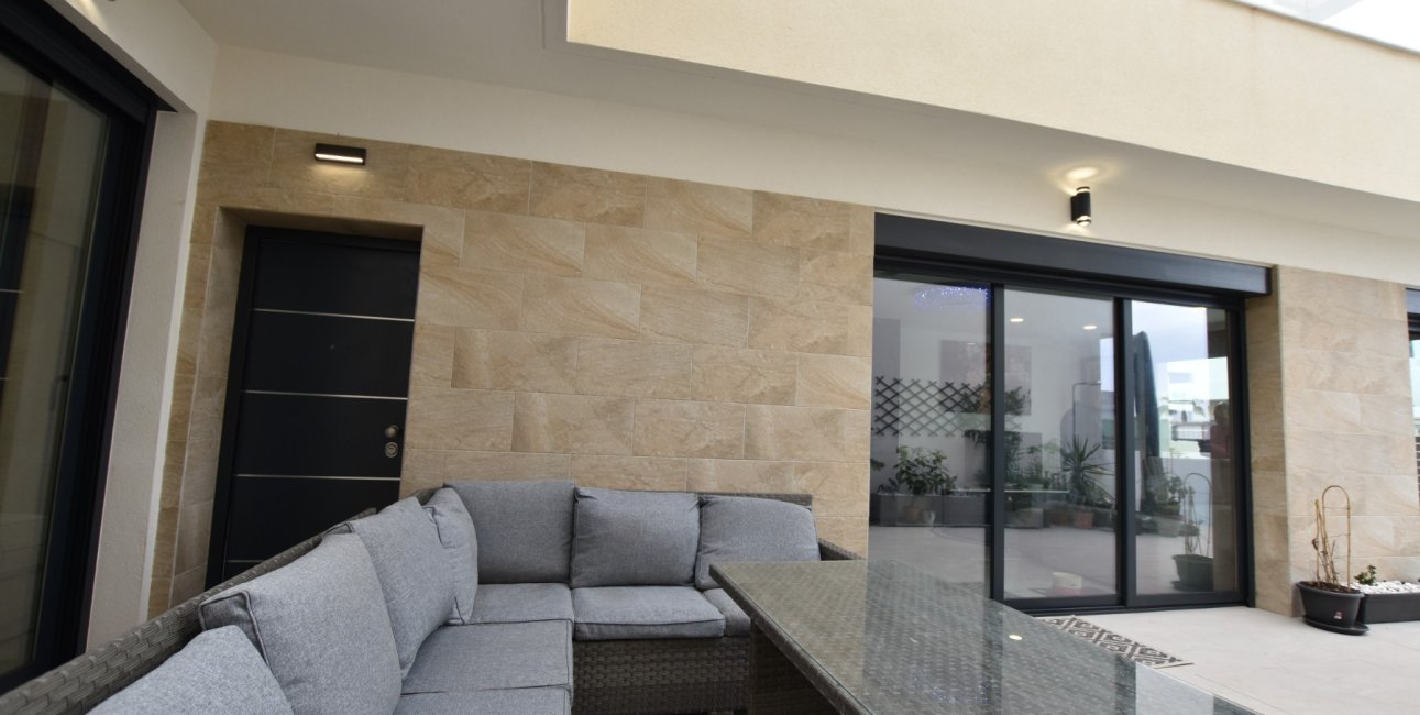 Resale - Villa -
Los Montesinos - La Herrada