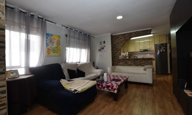 Resale - Apartment / flat -
Torrevieja - Torrevieja - Centre