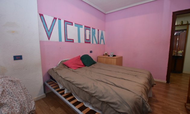Resale - Apartment / flat -
Torrevieja - Torrevieja - Centre