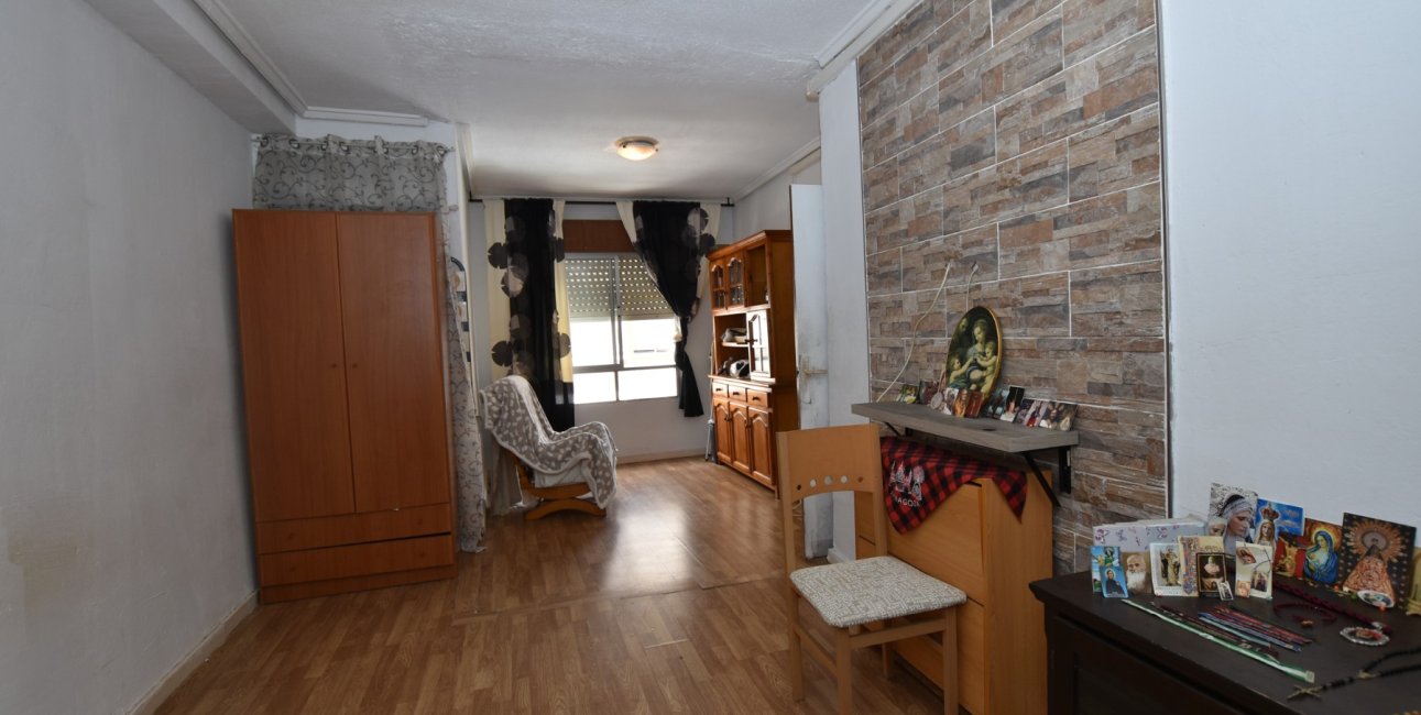Resale - Apartment / flat -
Torrevieja - Torrevieja - Centre