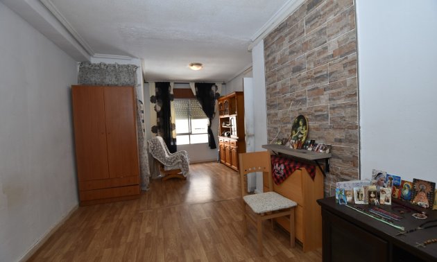 Resale - Apartment / flat -
Torrevieja - Torrevieja - Centre