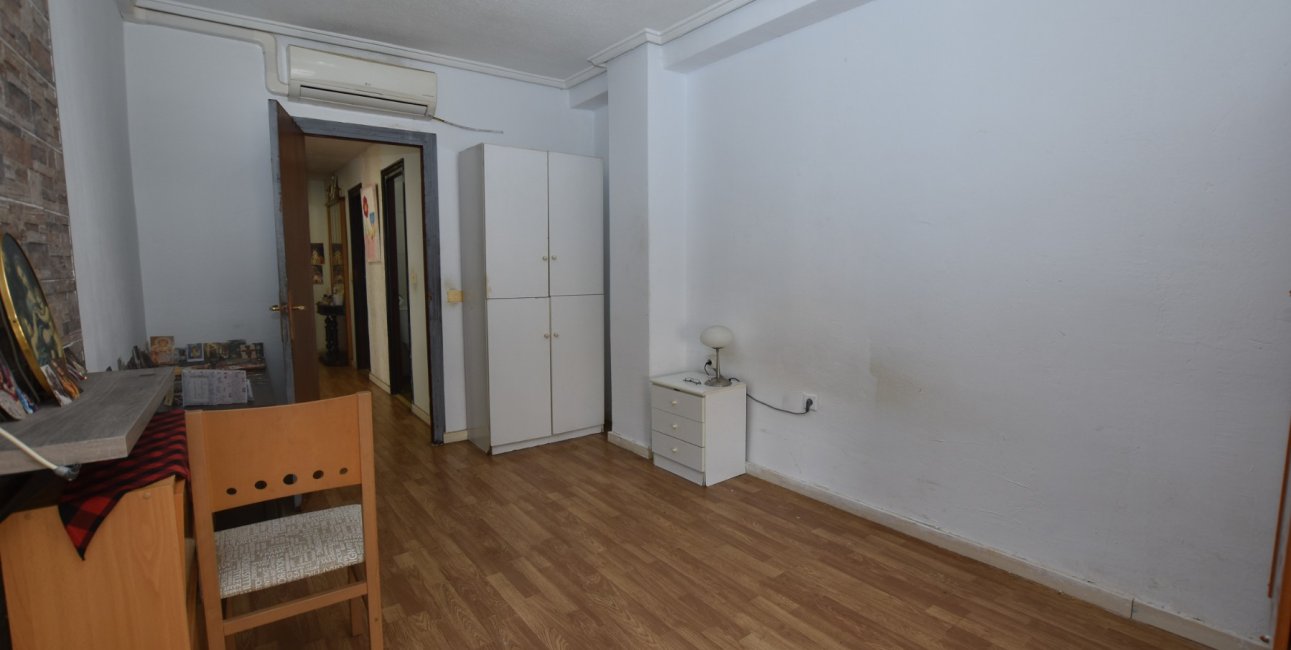 Resale - Apartment / flat -
Torrevieja - Torrevieja - Centre