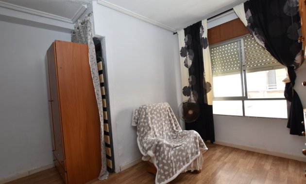 Resale - Apartment / flat -
Torrevieja - Torrevieja - Centre