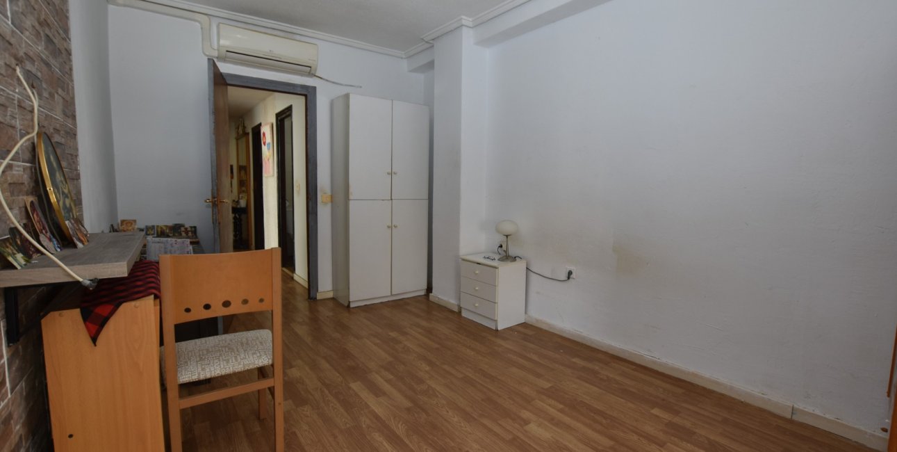 Resale - Apartment / flat -
Torrevieja - Torrevieja - Centre