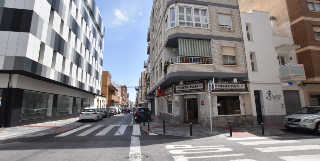 Resale - Apartment / flat -
Torrevieja - Torrevieja - Centre