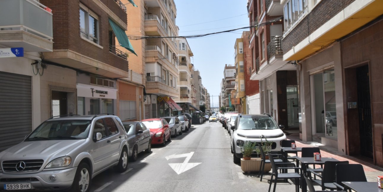 Resale - Apartment / flat -
Torrevieja - Torrevieja - Centre