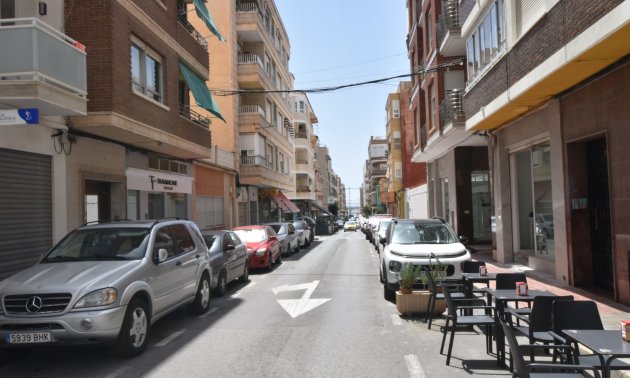 Resale - Apartment / flat -
Torrevieja - Torrevieja - Centre