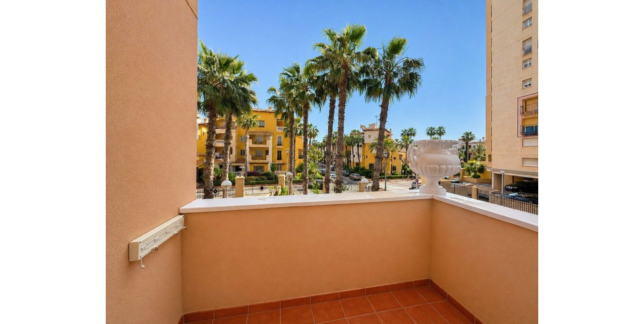 Rynek wtórny - Mieszkanie  -
Torrevieja - Playa de los Locos