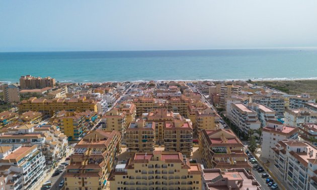 Resale - Apartment / flat -
Torrevieja - La Mata