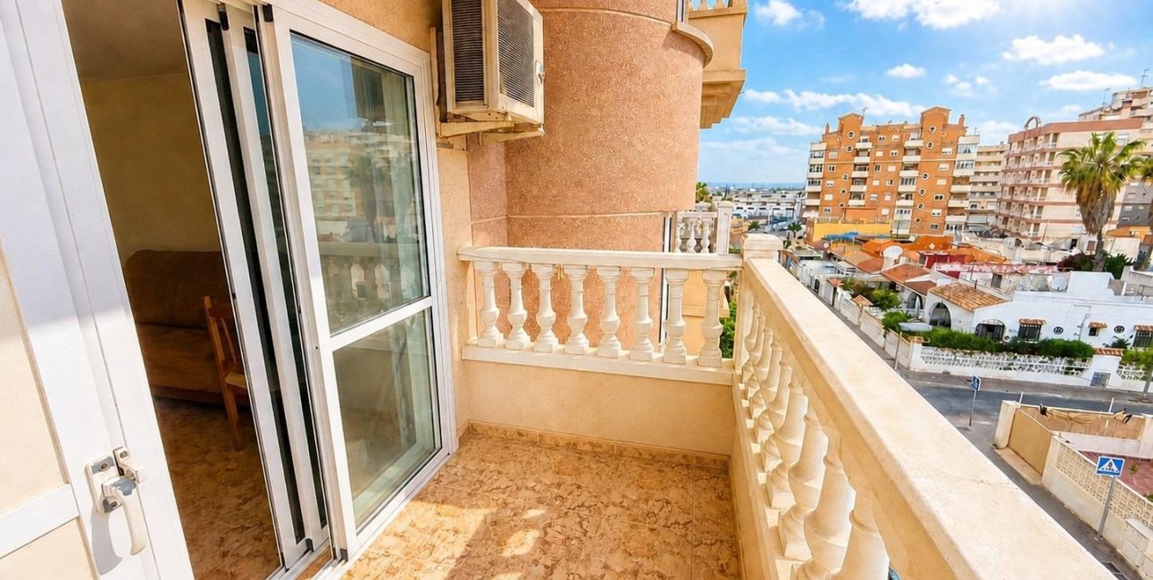 Resale - Apartment / flat -
Torrevieja - Nueva Torrevieja