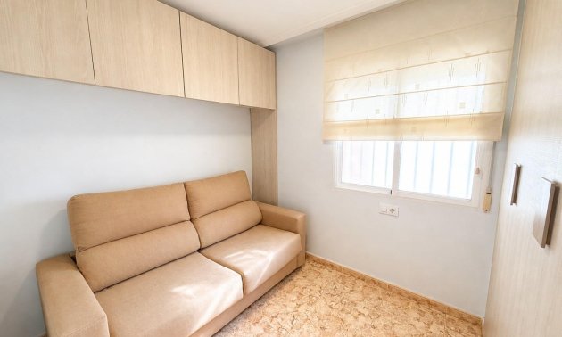 Resale - Apartment / flat -
Torrevieja - Nueva Torrevieja