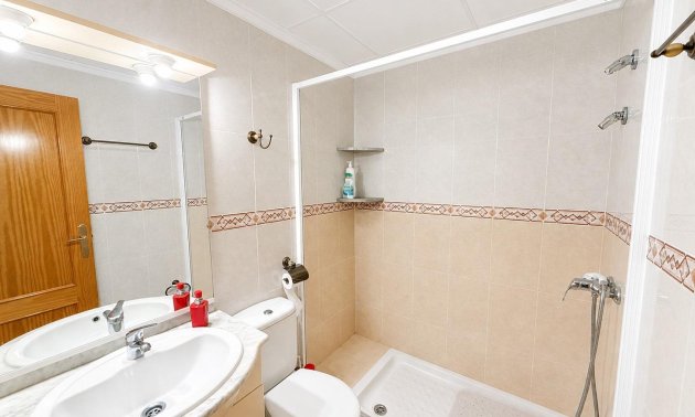 Resale - Apartment / flat -
Torrevieja - Nueva Torrevieja