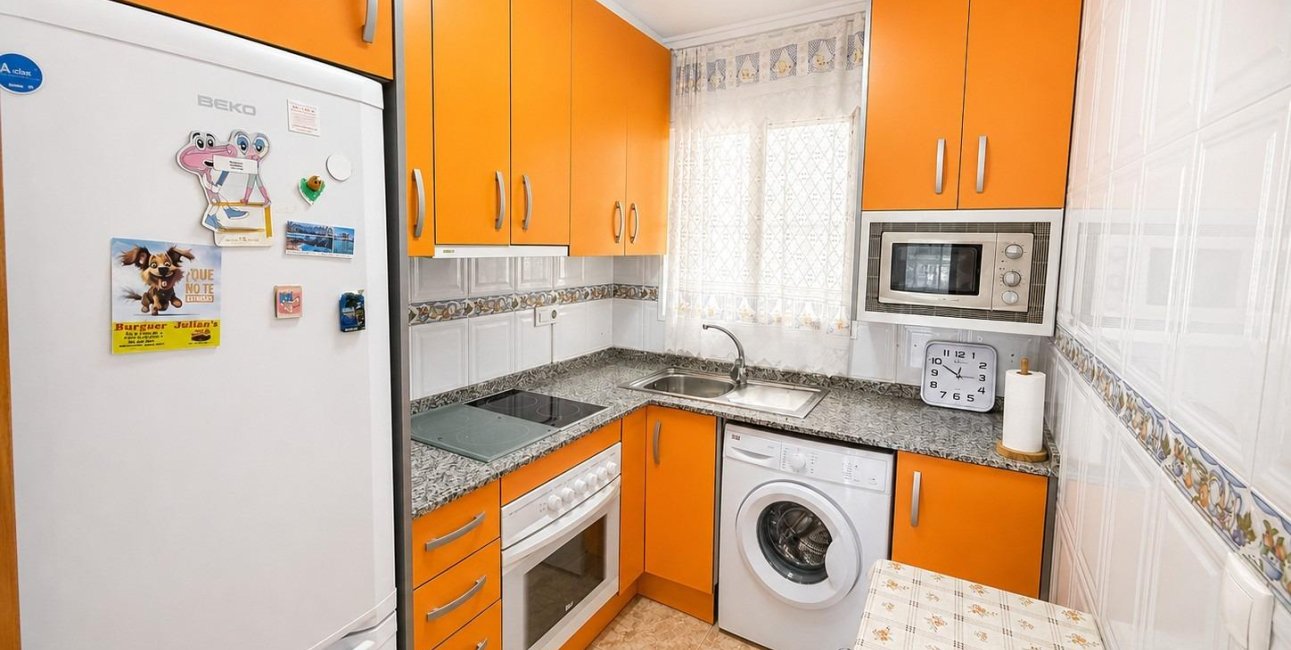 Resale - Apartment / flat -
Torrevieja - Nueva Torrevieja