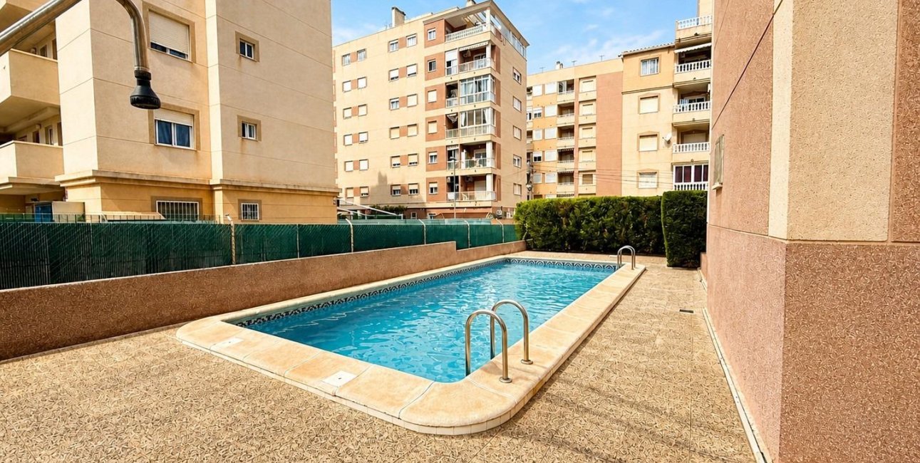 Resale - Apartment / flat -
Torrevieja - Nueva Torrevieja