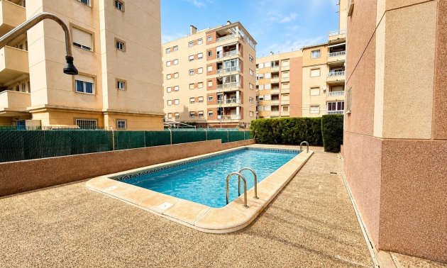 Resale - Apartment / flat -
Torrevieja - Nueva Torrevieja