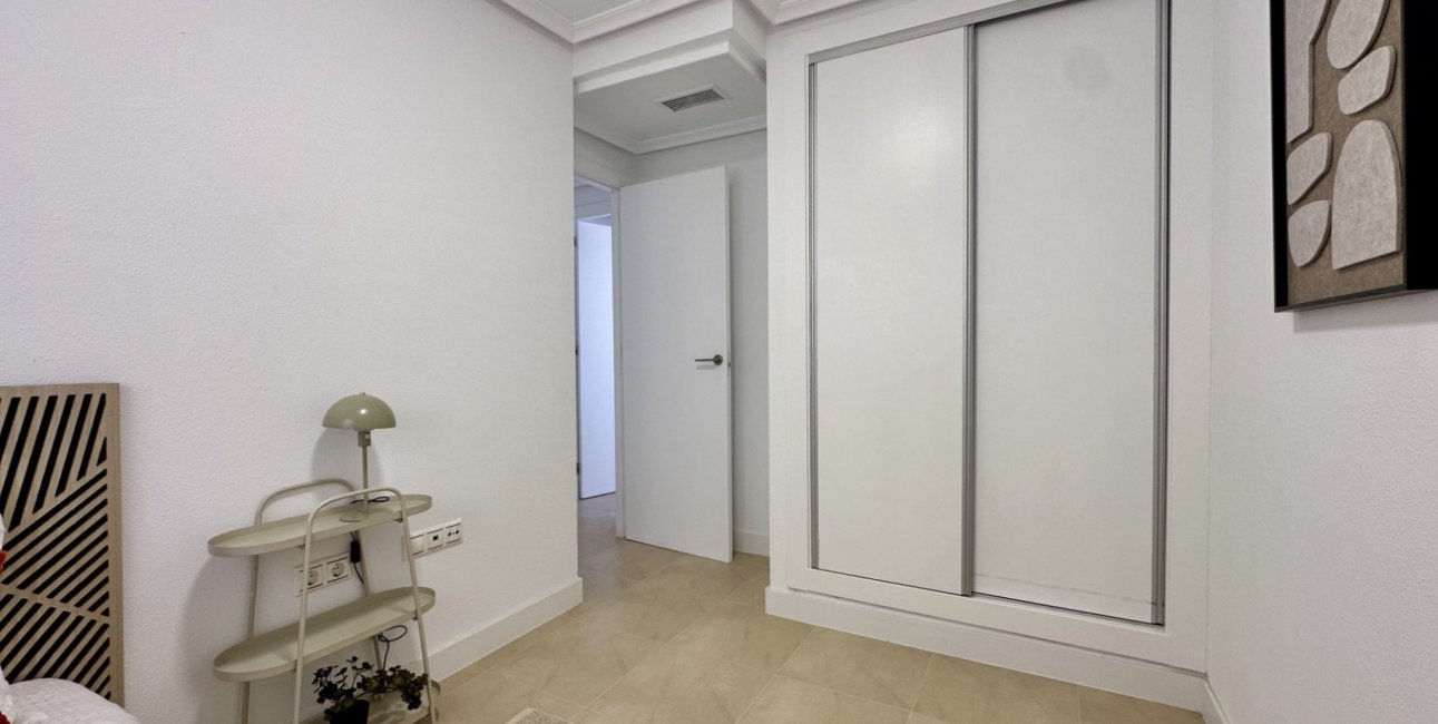 Resale - Apartment / flat -
Torrevieja - Torrevieja - Centre