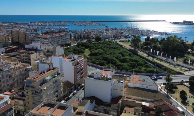 Resale - Apartment / flat -
Torrevieja - Torrevieja - Centre