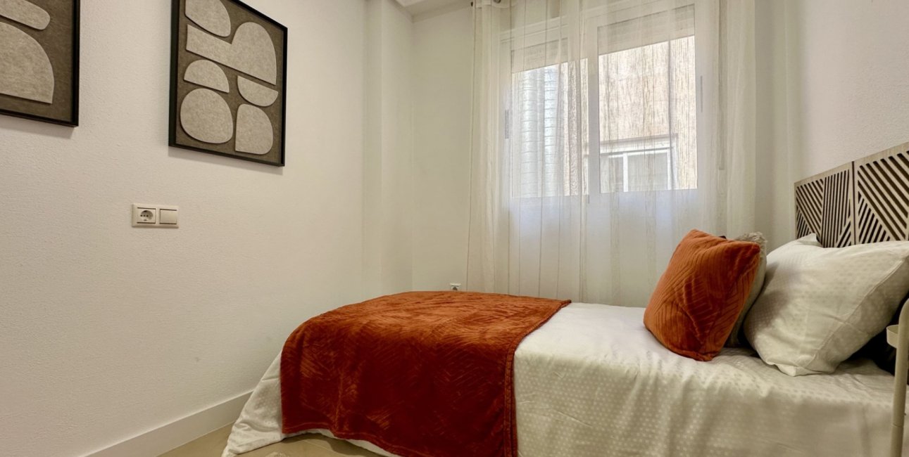 Resale - Apartment / flat -
Torrevieja - Torrevieja - Centre