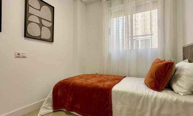 Resale - Apartment / flat -
Torrevieja - Torrevieja - Centre