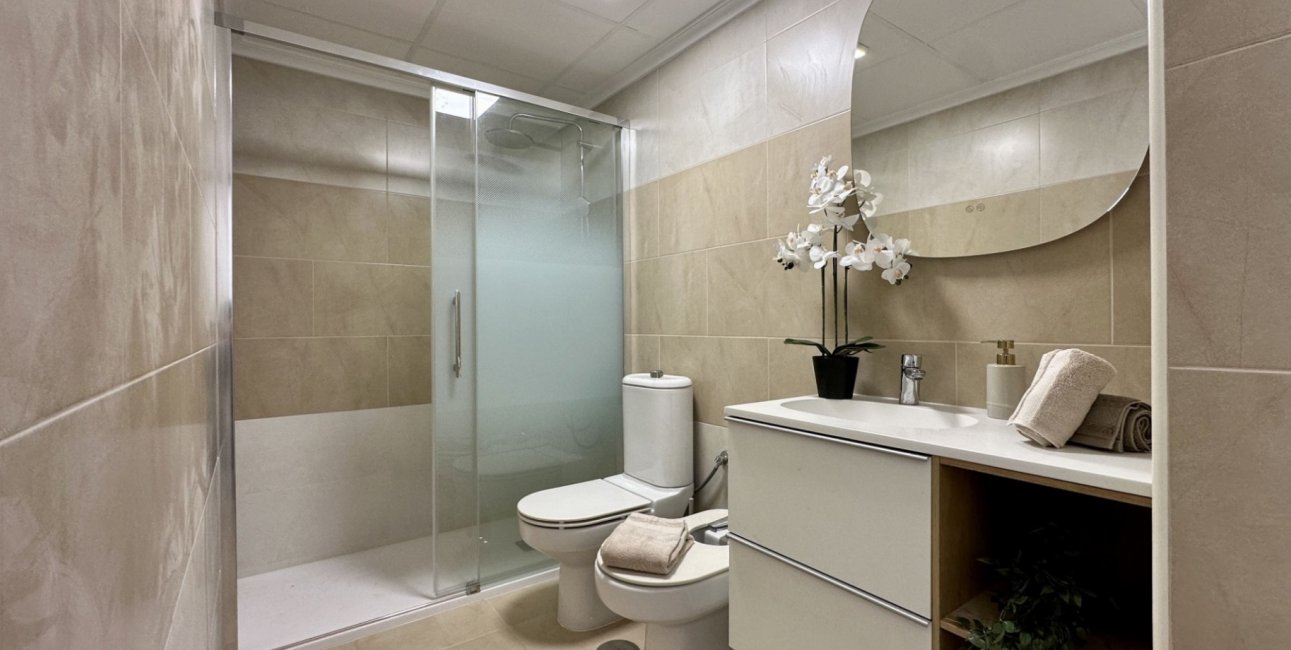 Resale - Apartment / flat -
Torrevieja - Torrevieja - Centre