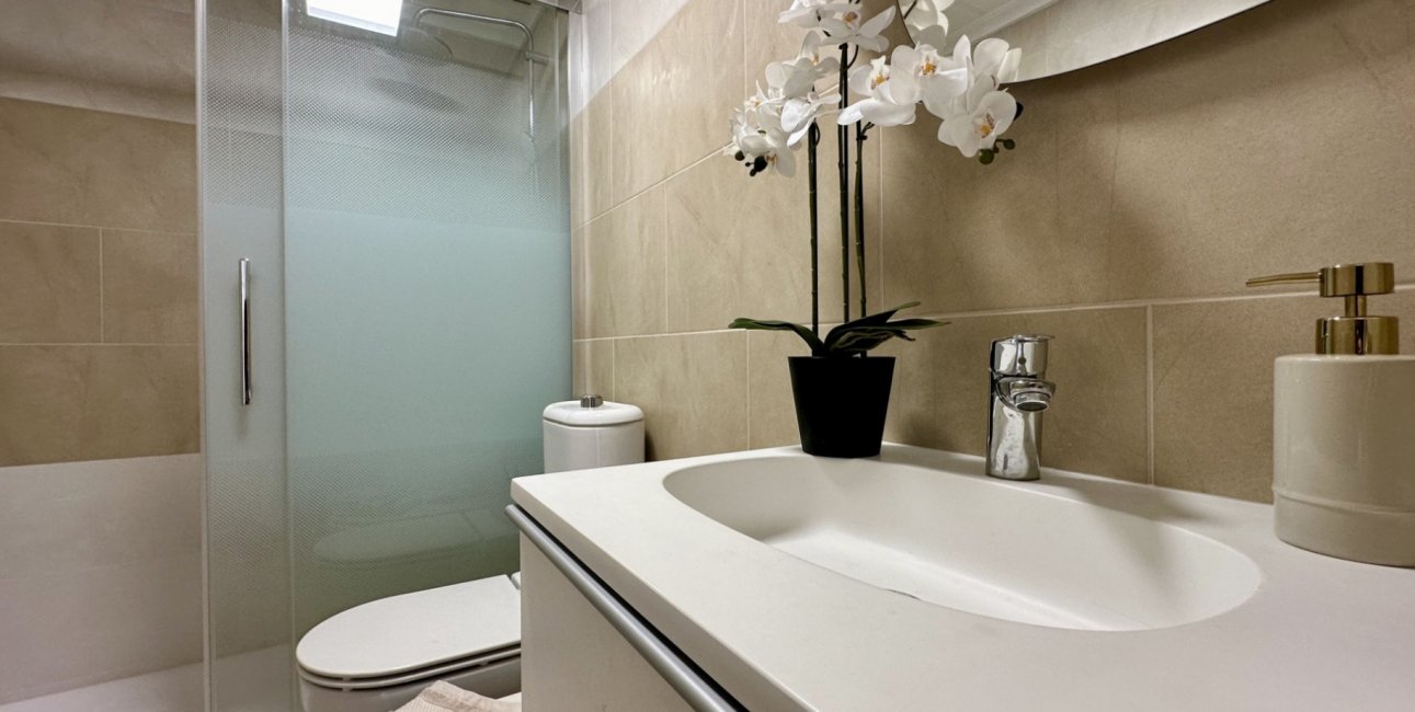 Resale - Apartment / flat -
Torrevieja - Torrevieja - Centre