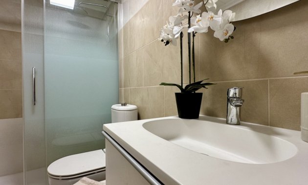 Resale - Apartment / flat -
Torrevieja - Torrevieja - Centre