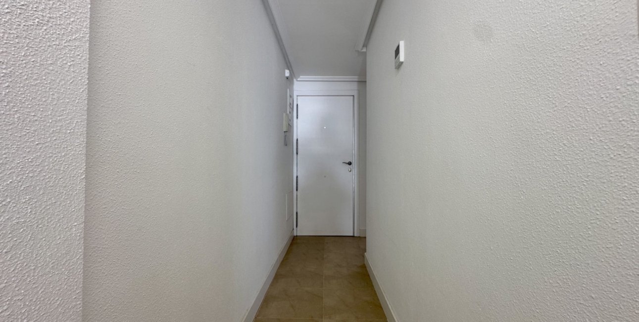 Resale - Apartment / flat -
Torrevieja - Torrevieja - Centre