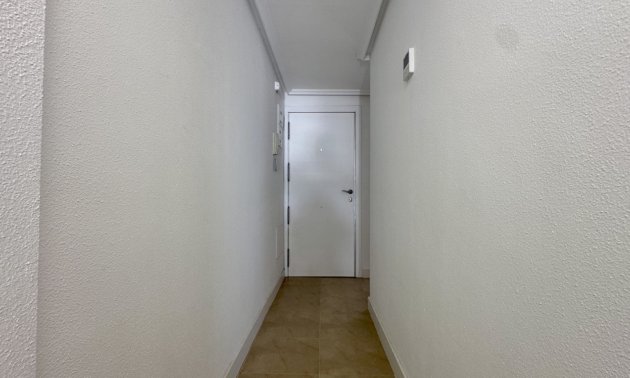 Resale - Apartment / flat -
Torrevieja - Torrevieja - Centre