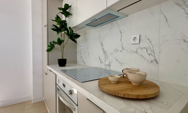 Resale - Apartment / flat -
Torrevieja - Torrevieja - Centre