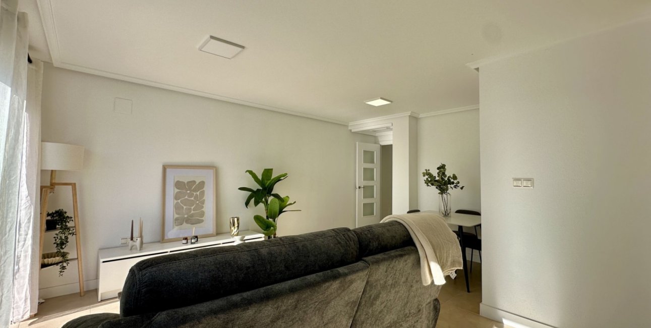 Resale - Apartment / flat -
Torrevieja - Torrevieja - Centre