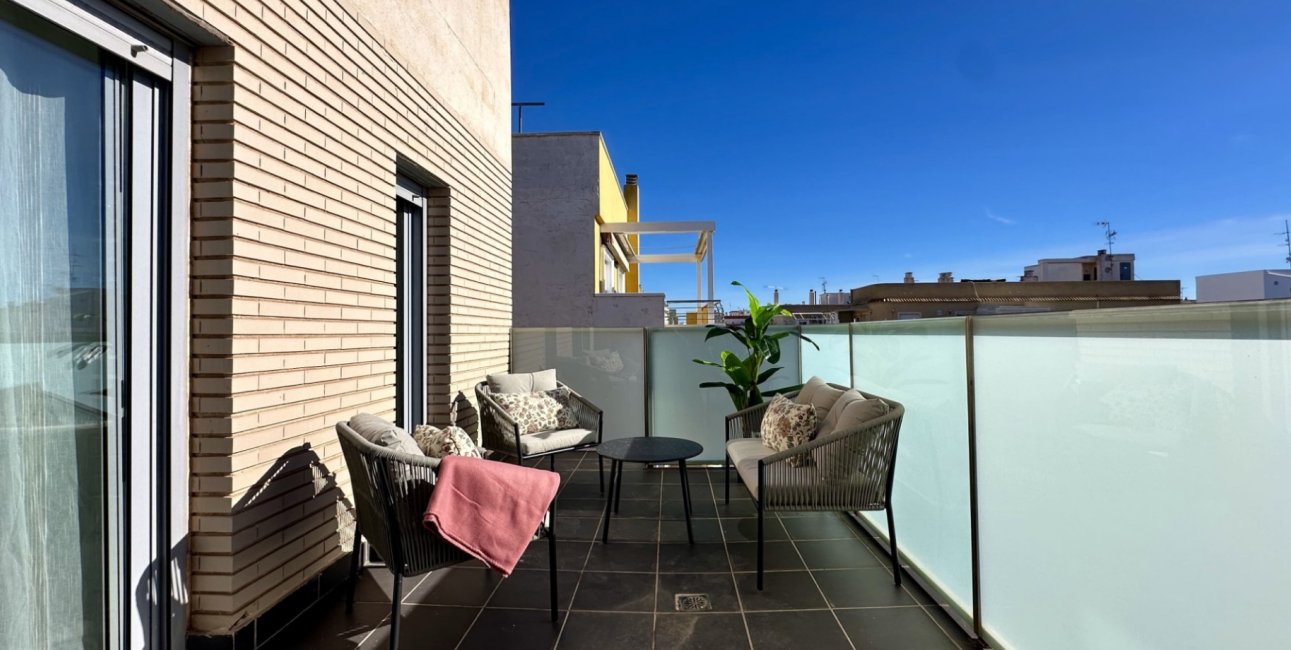 Resale - Apartment / flat -
Torrevieja - Torrevieja - Centre