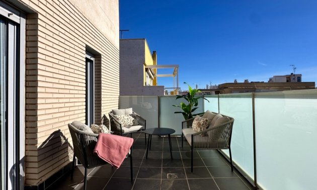 Resale - Apartment / flat -
Torrevieja - Torrevieja - Centre